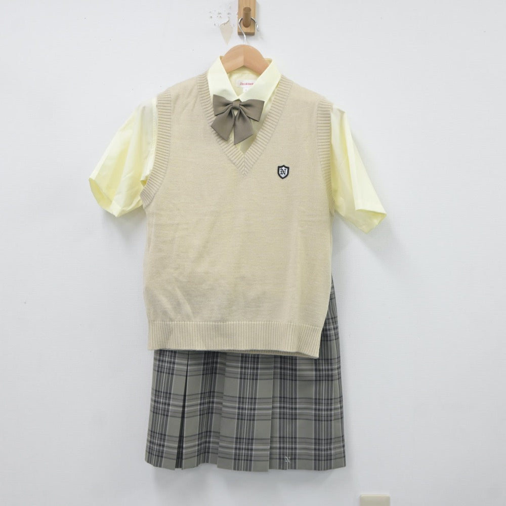 【中古】茨城県 土浦日本大学高等学校 女子制服 4点（ニットベスト・シャツ・スカート）sf021291