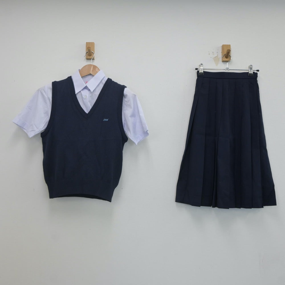 【中古】埼玉県 伊奈学園中学校 女子制服 3点（ニットベスト・シャツ・スカート）sf021952