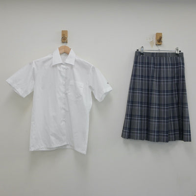 【中古】東京都 新渡戸文化中学校 女子制服 2点（シャツ・スカート）sf022061