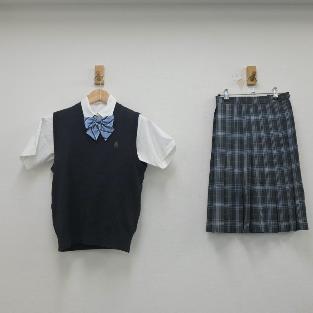 【中古】神奈川県 横浜翠陵高等学校 女子制服 4点（ニットベスト・シャツ・スカート）sf022176