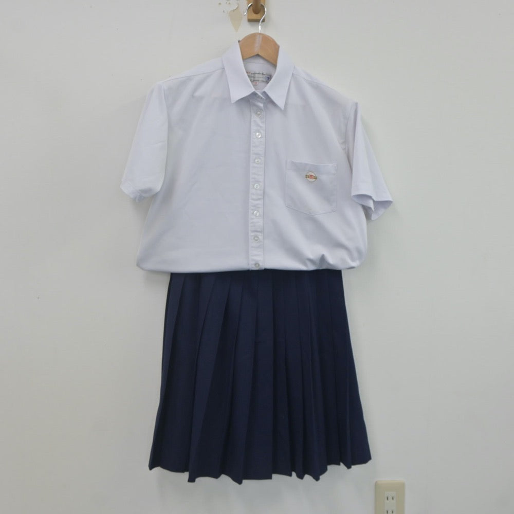 【中古】沖縄県 北谷高等学校 女子制服 2点（シャツ・スカート）sf022751