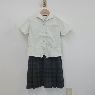 【中古】東京都 安田学園高等学校 女子制服 4点（シャツ・シャツ・スカート）sf022773