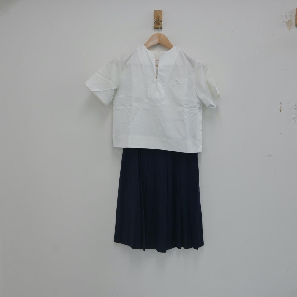 【中古】東京都 十文字高等学校 女子制服 2点（シャツ・スカート）sf023753