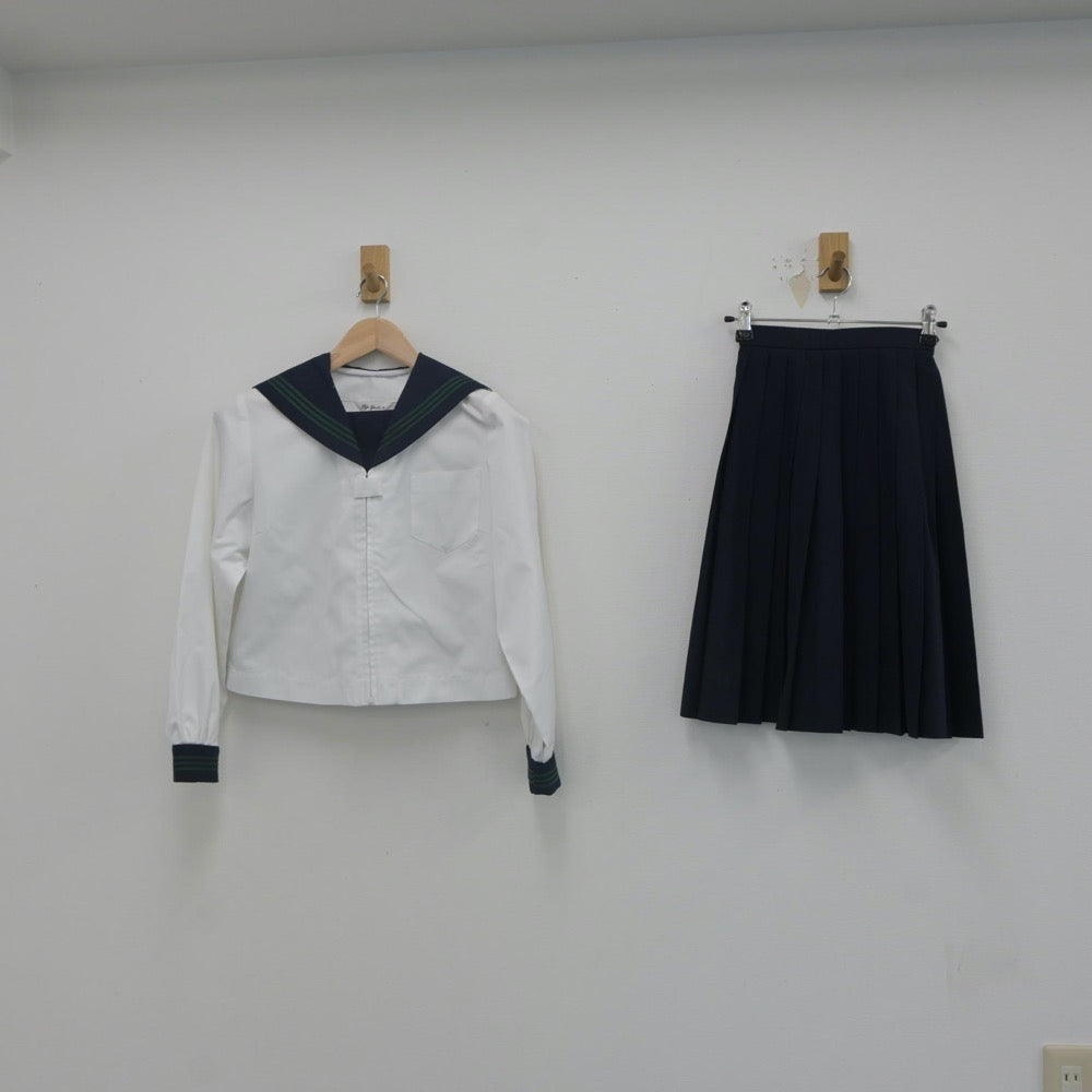 【中古】北海道 登別市立緑陽中学校 女子制服 2点（セーラー服・スカート）sf023781