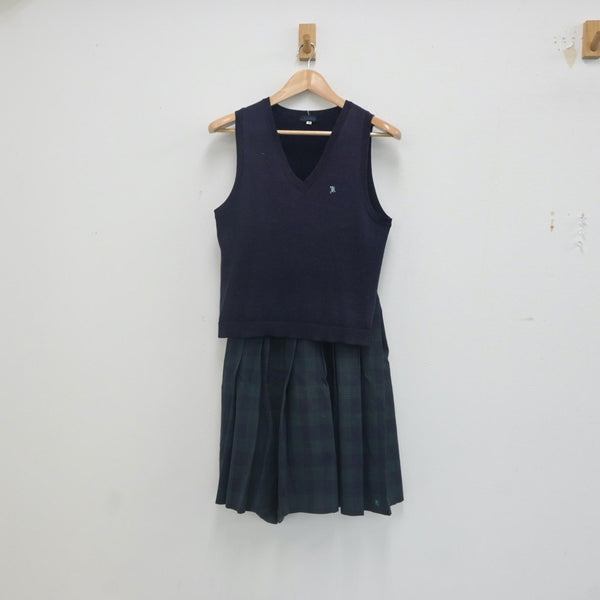 中古制服】福岡県 久留米市立荒木中学校 女子制服 2点(ニット 中古制服】福岡県 久留米市立荒木中学校 女子制服 2点(ニット