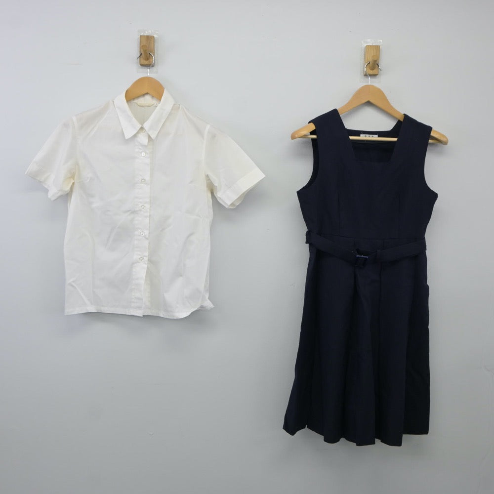 【中古】長崎県 純心女子高等学校 女子制服 2点（シャツ・ジャンパースカート）sf024949