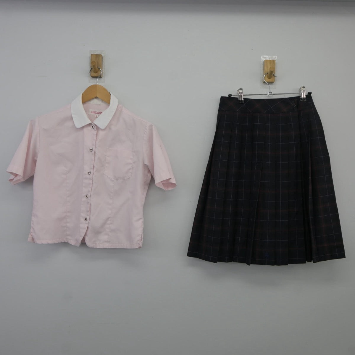 【中古】大阪府 羽衣学園高等学校 女子制服 2点（シャツ・スカート）sf025314