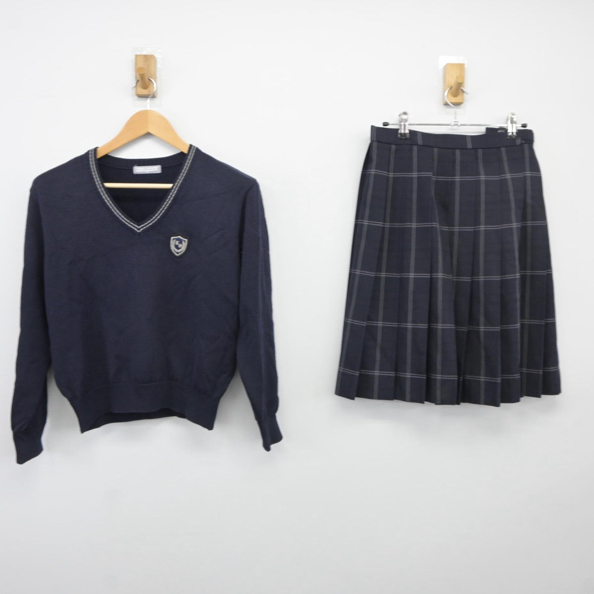 【中古】兵庫県 神戸鈴蘭台高等学校 女子制服 4点（ブレザー・ニット・スカート）sf025319