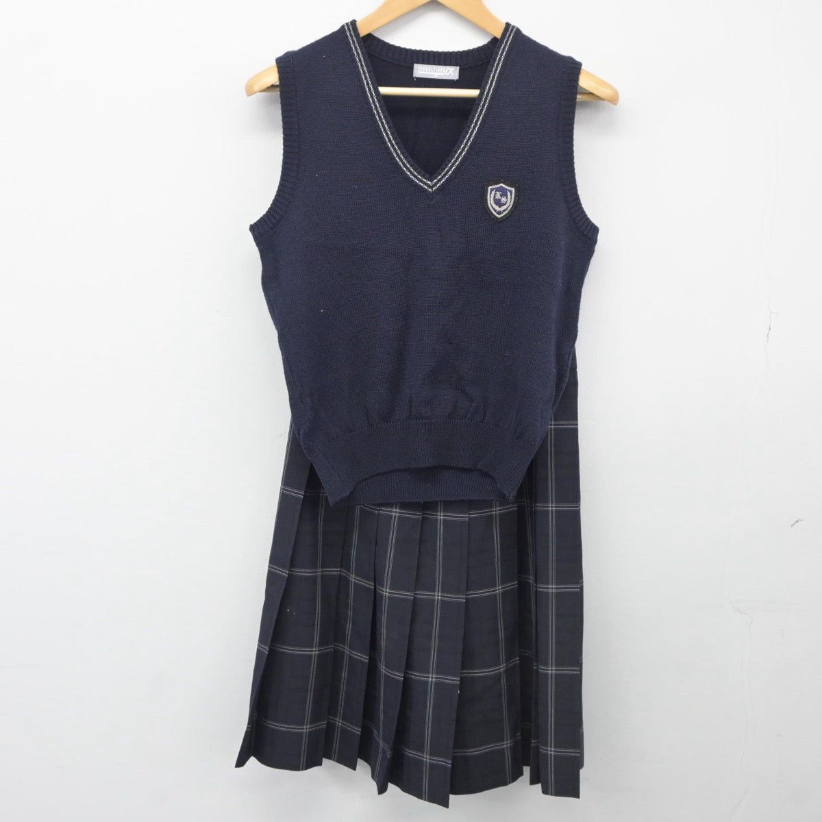 【中古】兵庫県 神戸鈴蘭台高等学校 女子制服 3点（ニットベスト・スカート）sf025326