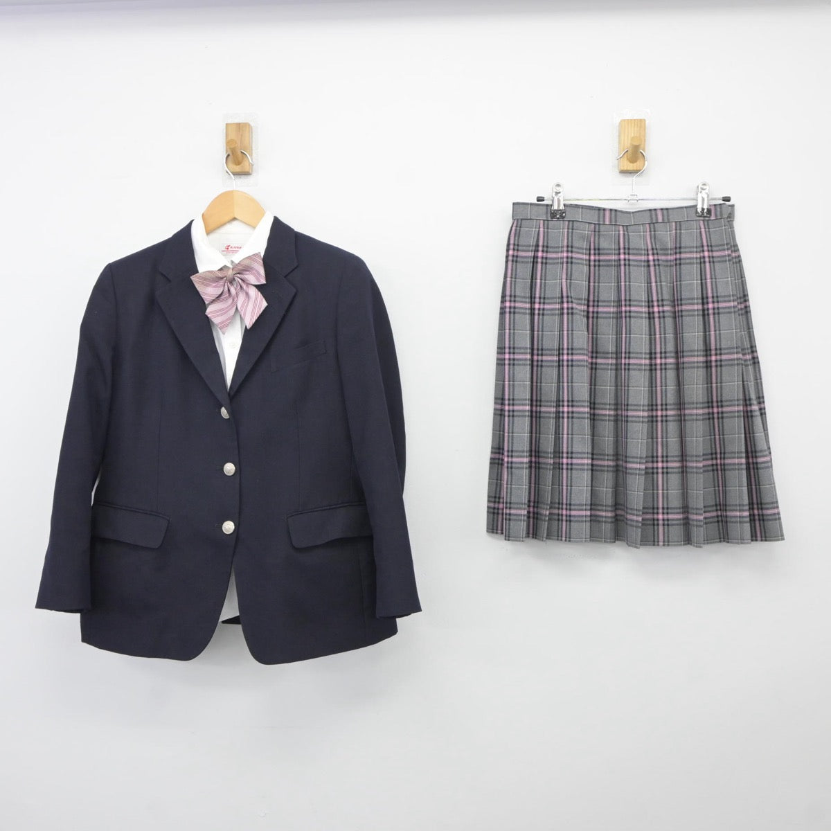 【中古】兵庫県 クラーク記念国際高等学校 女子制服 4点（ブレザー・シャツ・スカート）sf025331