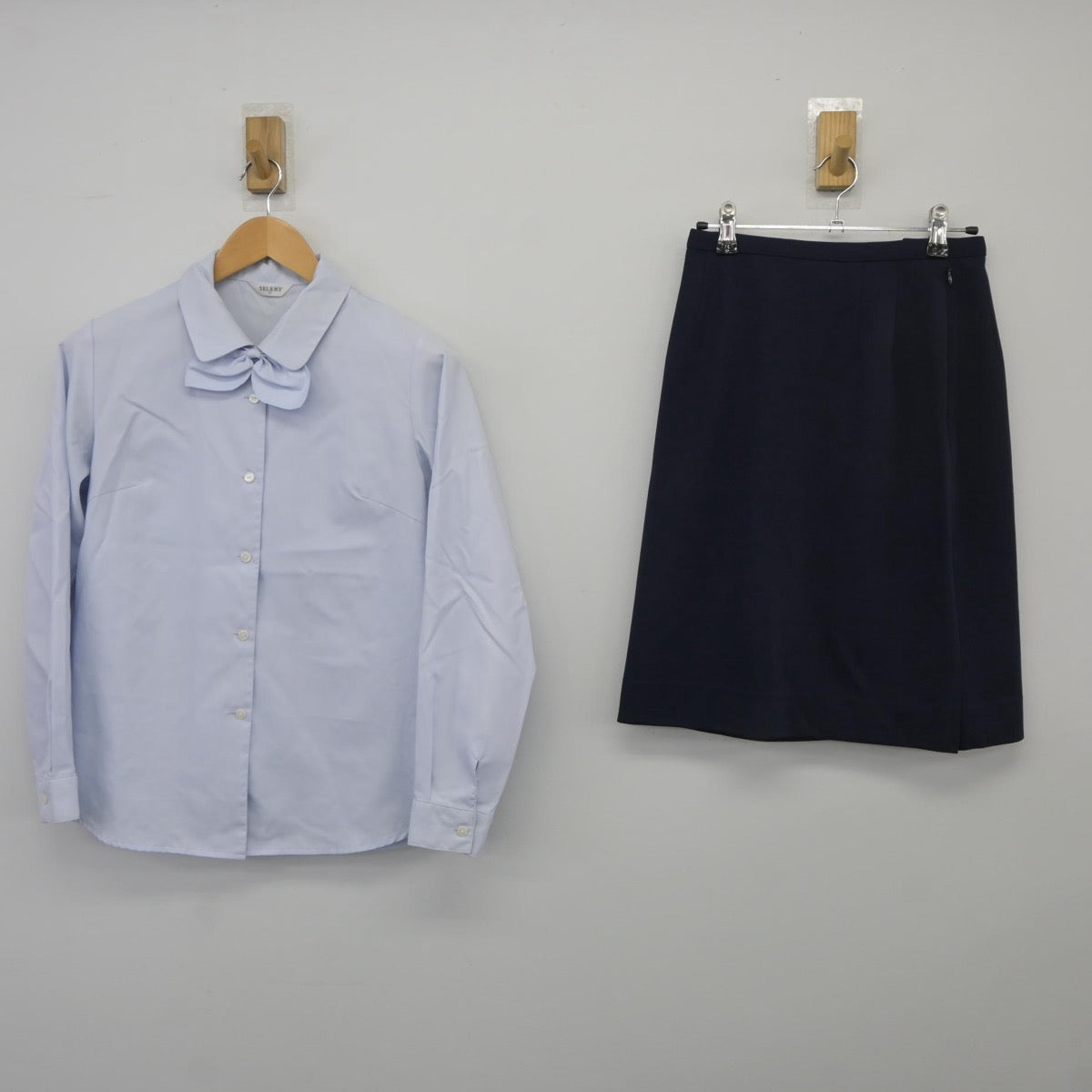 【中古】 事務服 女子制服 3点（シャツ・スカート）sf025338