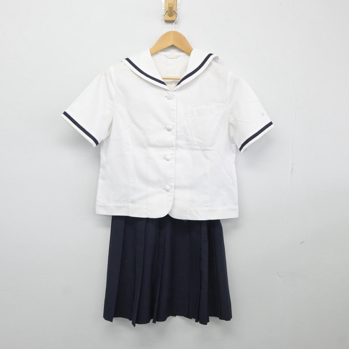 【中古】東京都 東京家政大学付属女子高等学校 女子制服 2点（セーラー服・スカート）sf025345