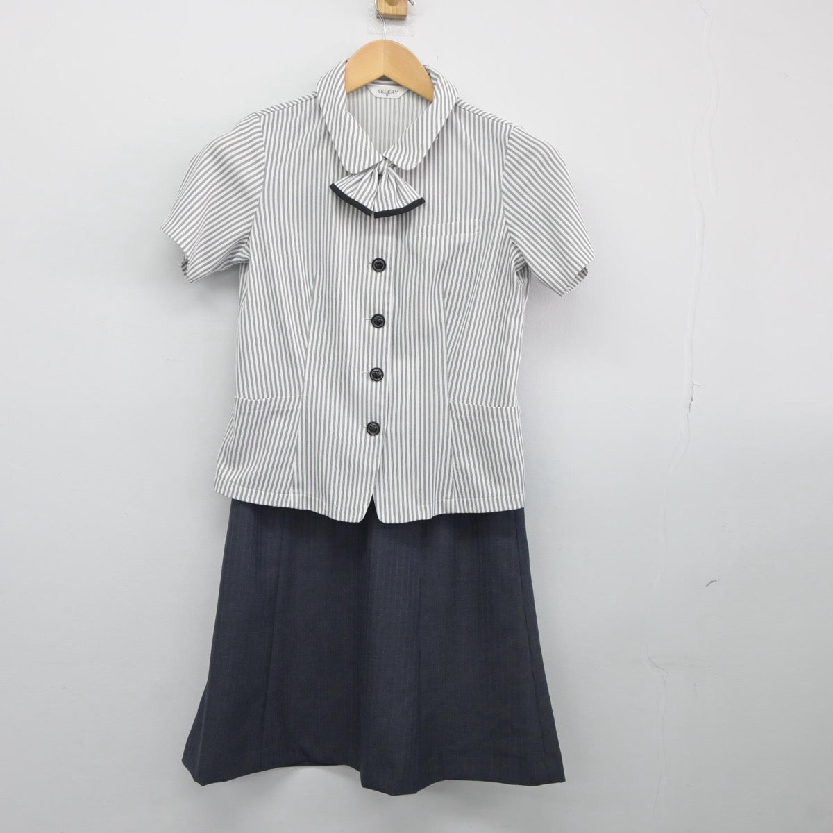 【中古】 女性事務服 女子制服 3点（ベスト・シャツ・スカート）sf025348