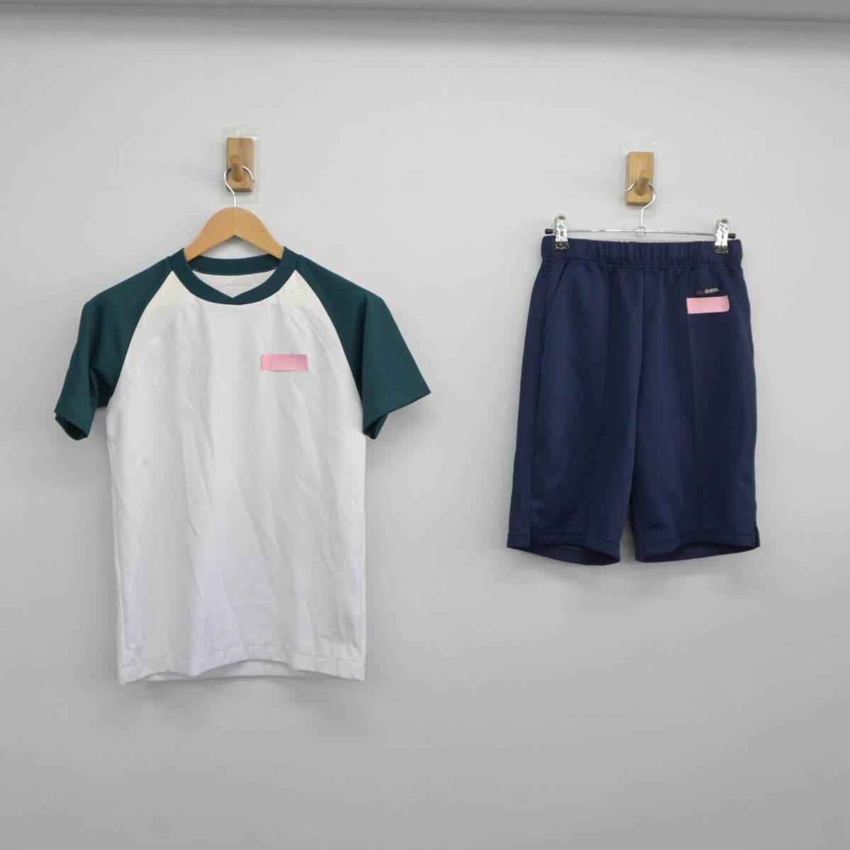 【中古】東京都 志茂田中学校 女子制服 3点（体操服 上・体操服 上・体操服 下）sf025350