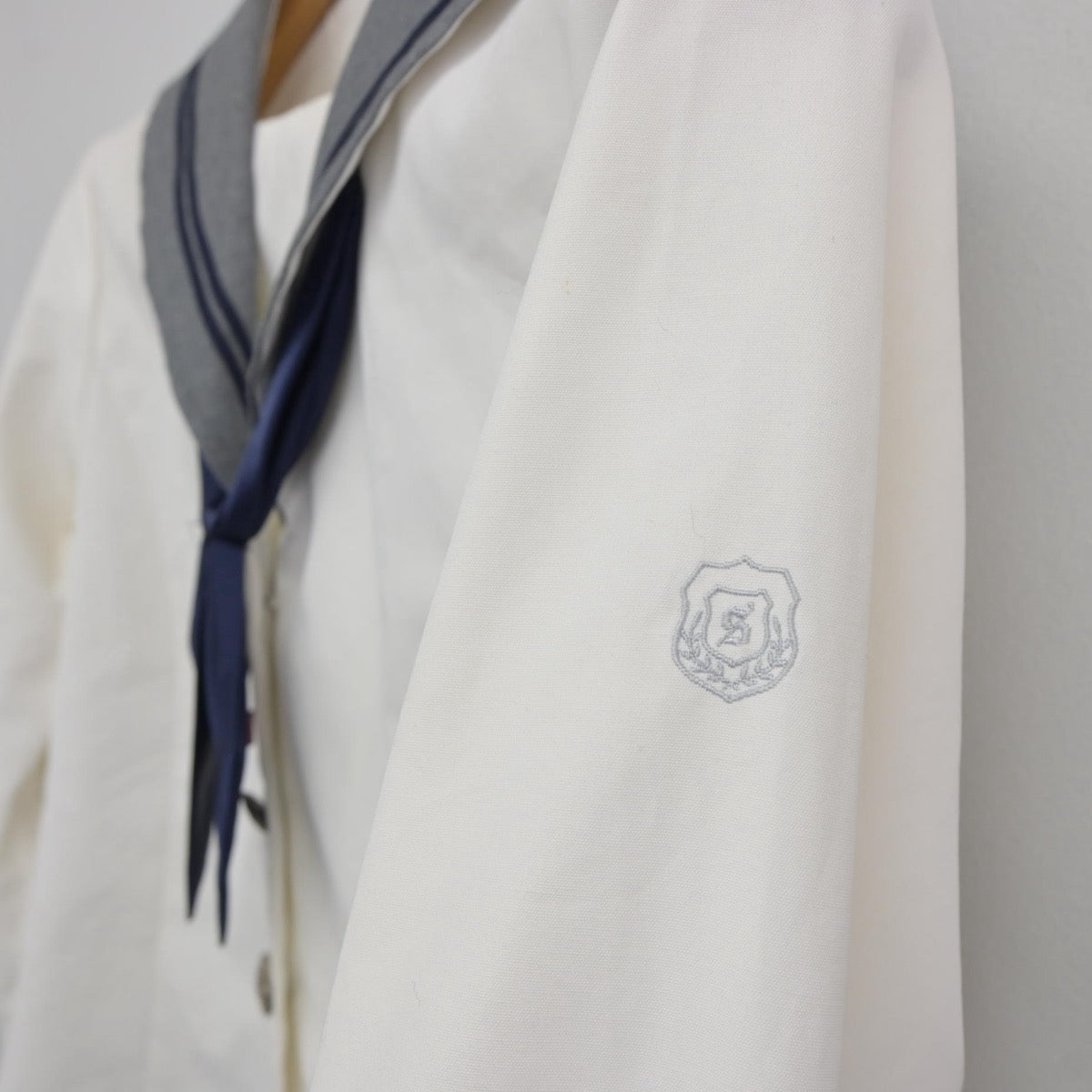 【中古】広島県 進徳女子高等学校 女子制服 3点（セーラー服・スカート）sf025360