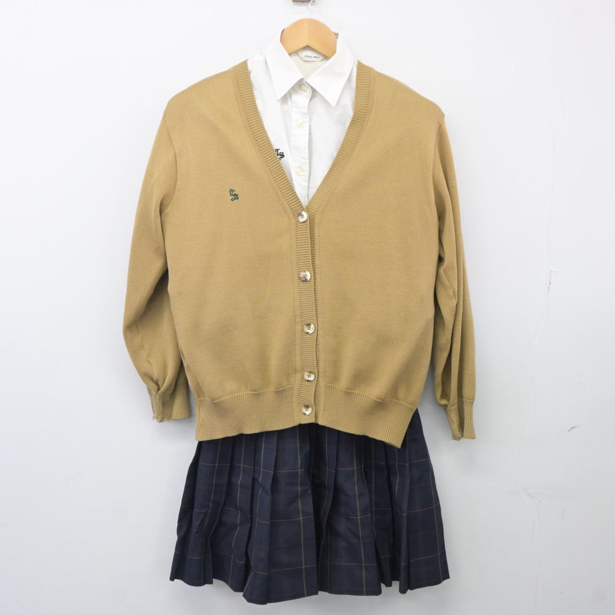 【中古】茨城県 つくば秀英高等学校 女子制服 3点（シャツ・ニット・スカート）sf025428