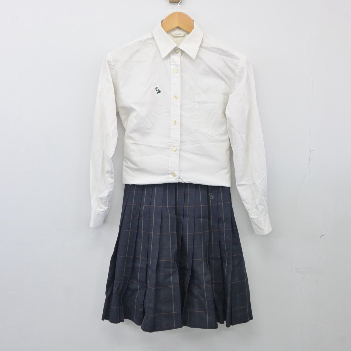 【中古】茨城県 つくば秀英高等学校 女子制服 3点（シャツ・ニット・スカート）sf025428