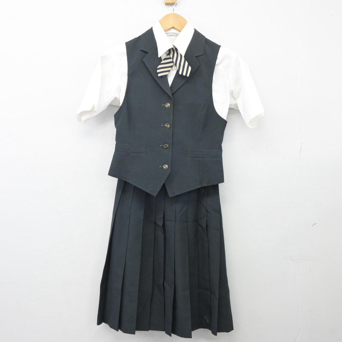 【中古】茨城県 つくば秀英高等学校 女子制服 5点（シャツ・ベスト・スカート）sf025429