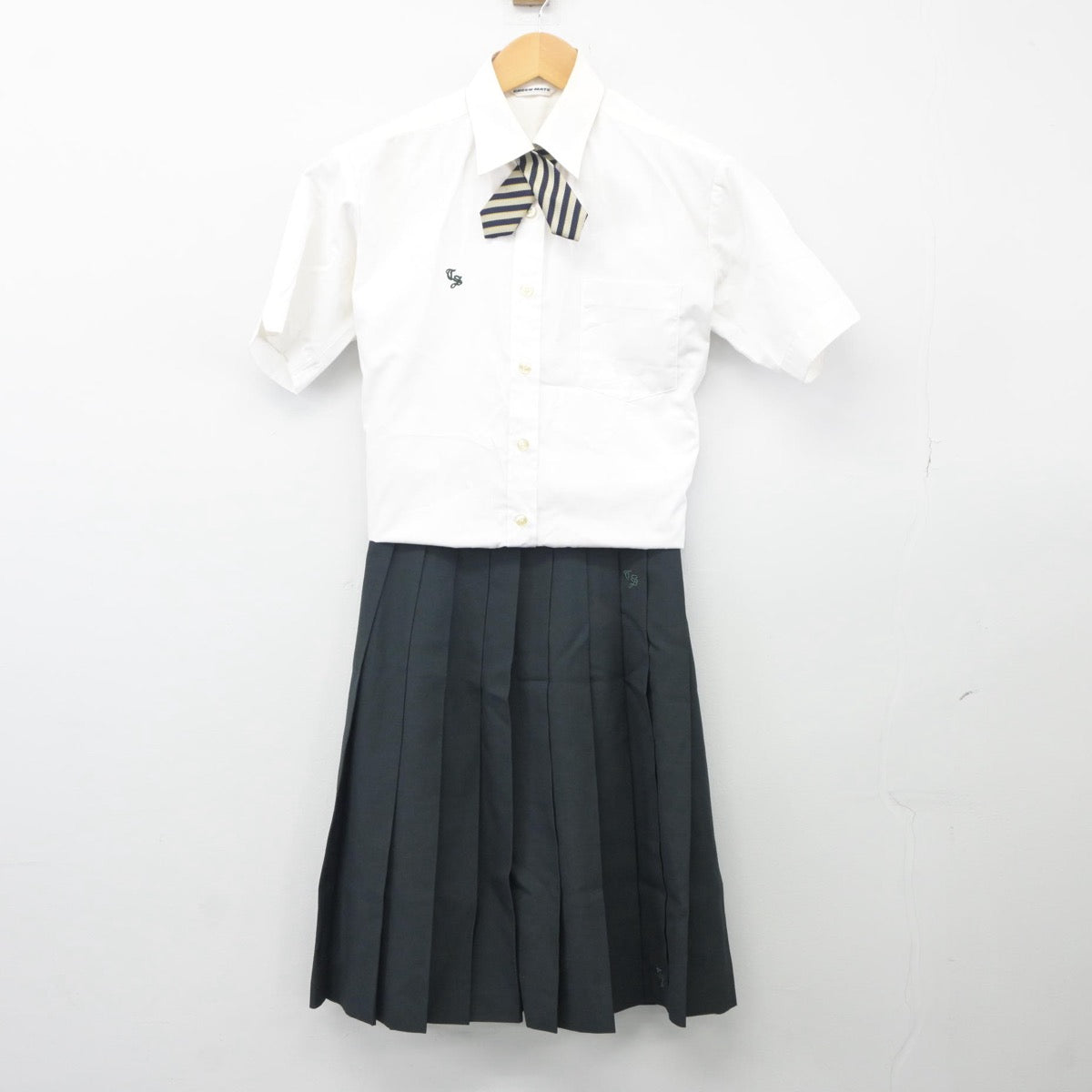 【中古】茨城県 つくば秀英高等学校 女子制服 5点（シャツ・ベスト・スカート）sf025429