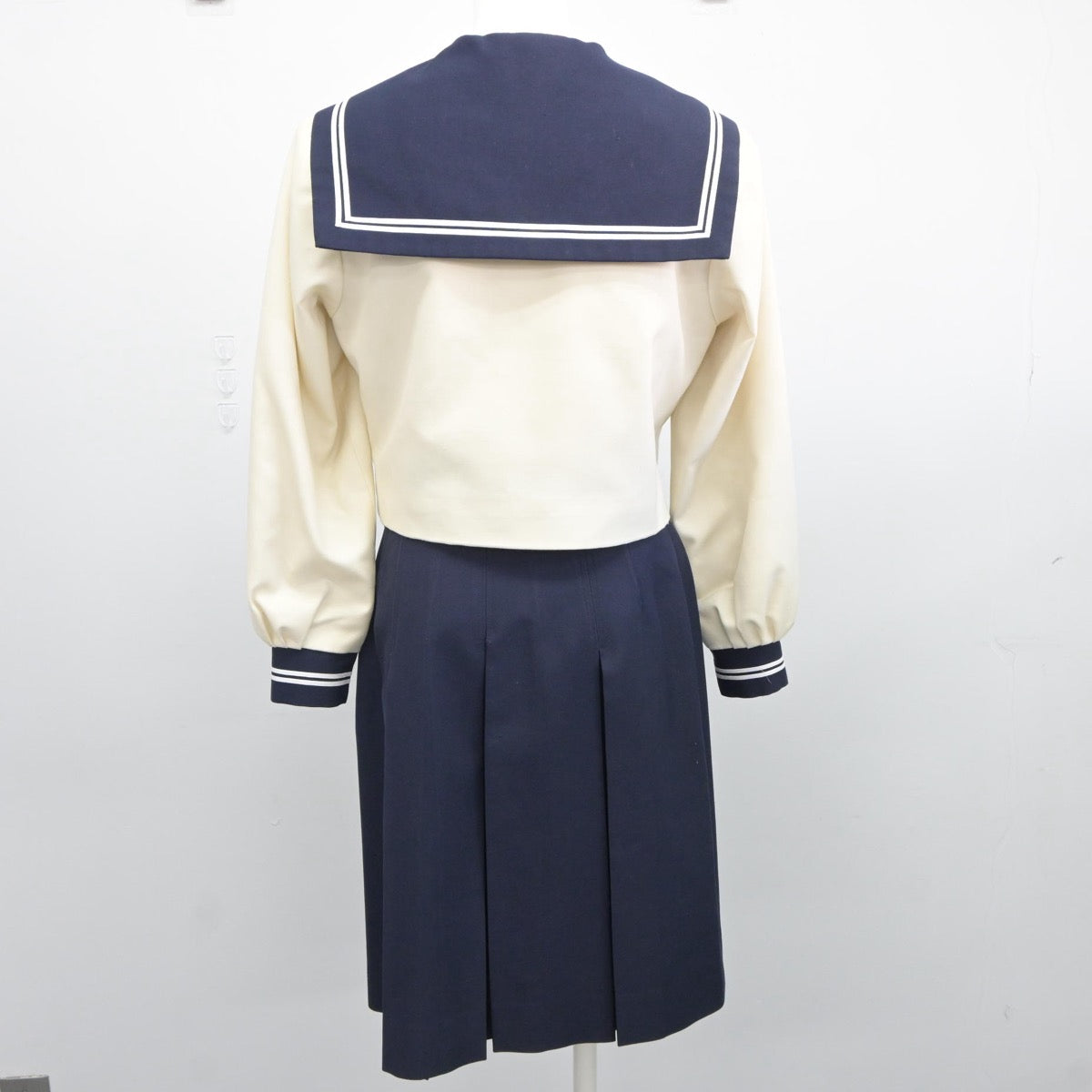 【中古】和歌山県 開智高等学校 女子制服 3点（セーラー服・シャツ・スカート）sf025456