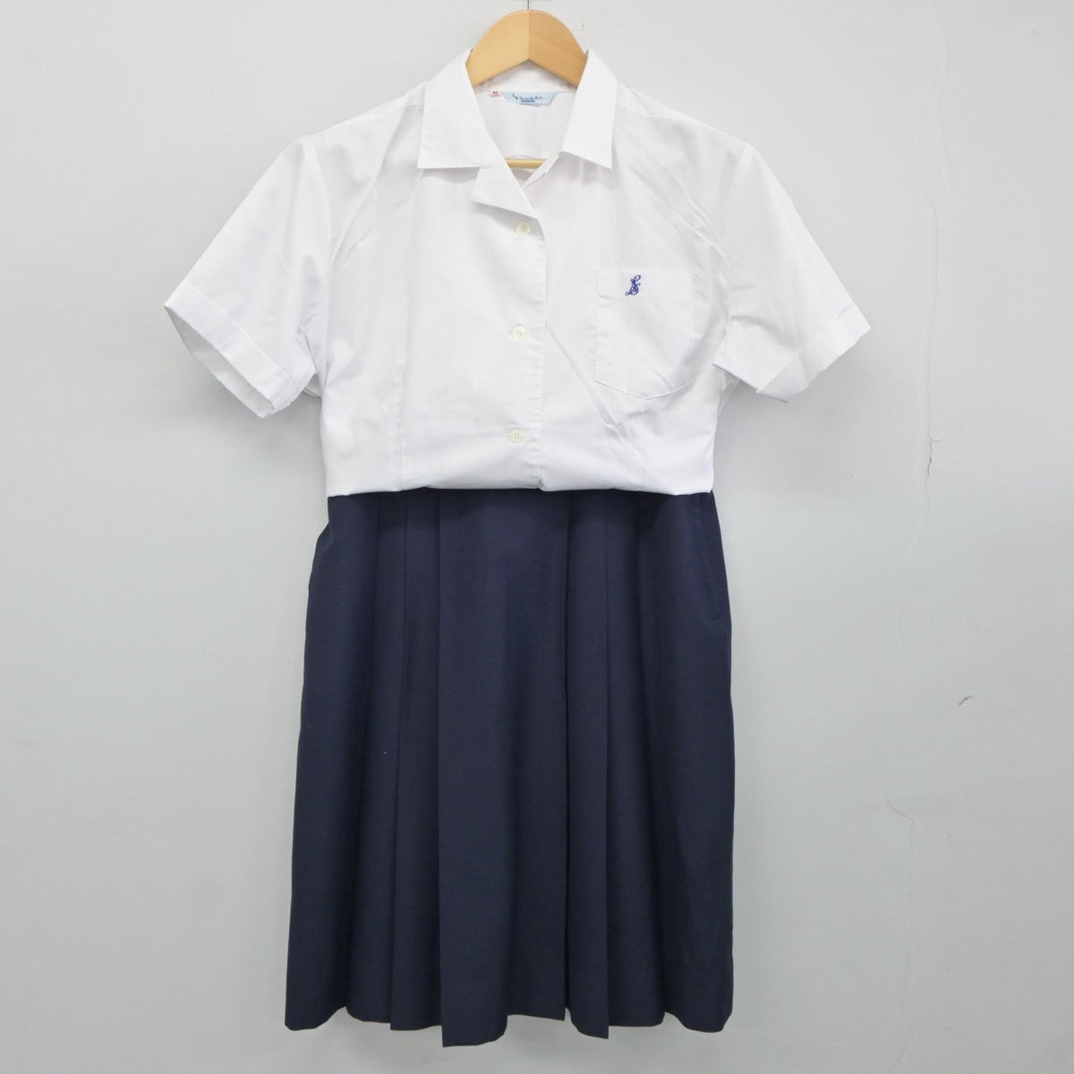 【中古】静岡県 静岡農業高等学校 女子制服 2点（シャツ・スカート）sf025470