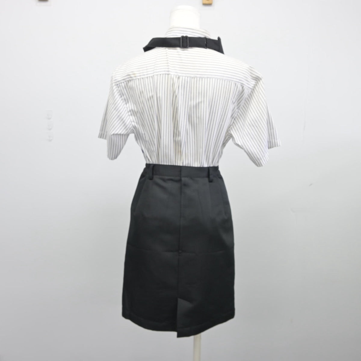 【中古】 マクドナルド 女子制服 2点（シャツ・スカート）sf025477