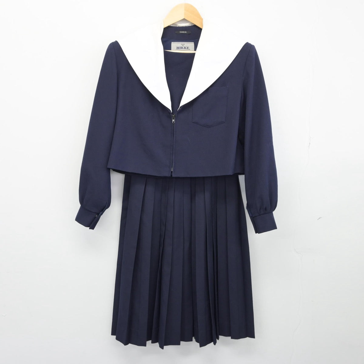 【中古】愛知県 大曽根中学校 女子制服 2点（セーラー服・スカート）sf025479