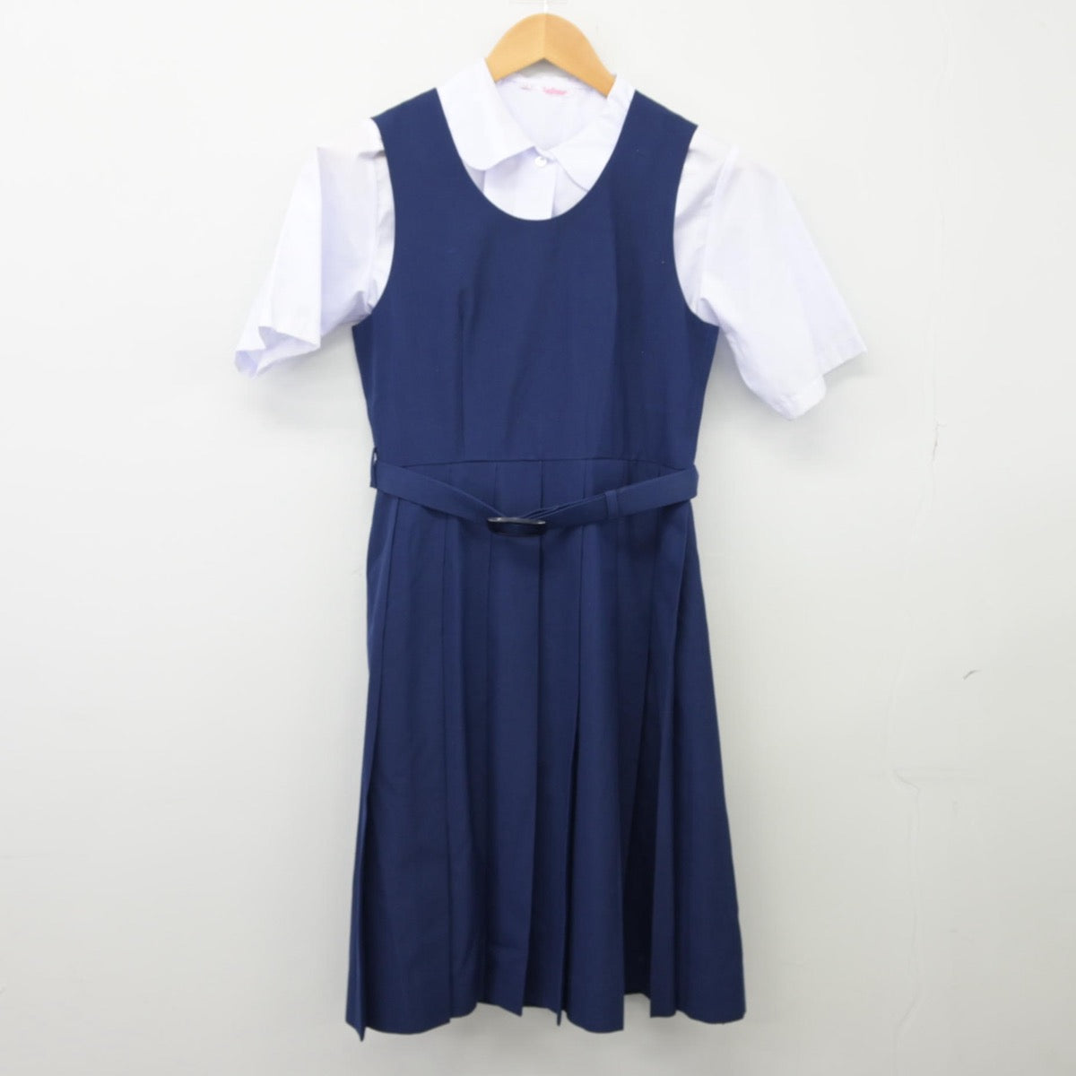 【中古】青森県 東高等学校 女子制服 2点（シャツ・ジャンパースカート）sf025488