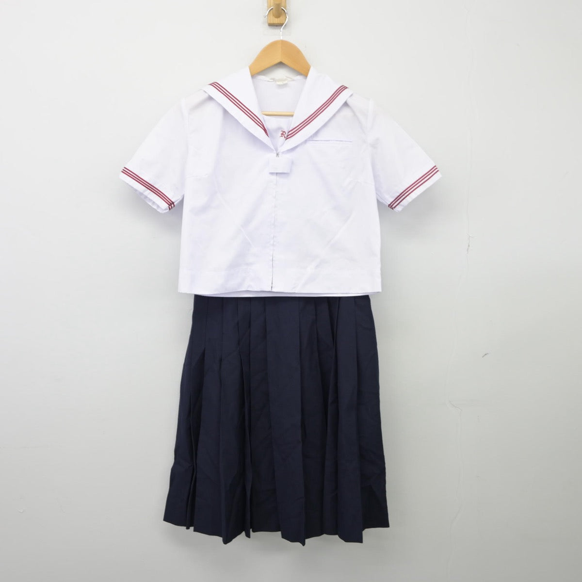 【中古】東京都 墨田区立両国中学校 女子制服 3点（セーラー服・セーラー服・スカート）sf025493