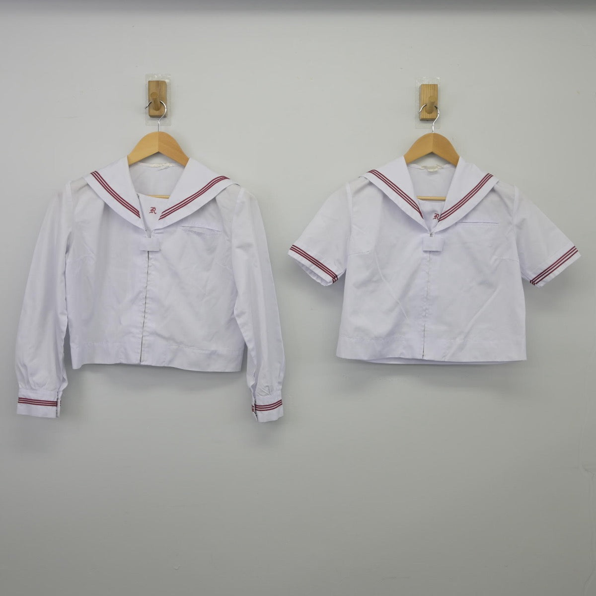 【中古】東京都 墨田区立両国中学校 女子制服 3点（セーラー服・セーラー服・スカート）sf025493