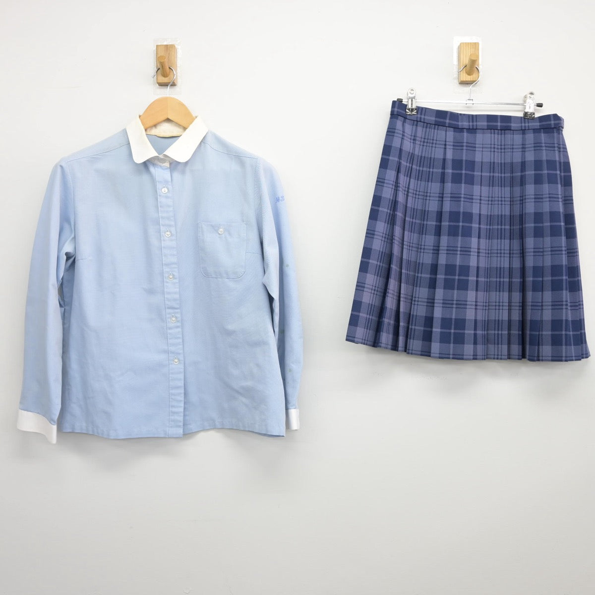 【中古】神奈川県 秦野曽屋高等学校 女子制服 2点（シャツ・スカート）sf025560