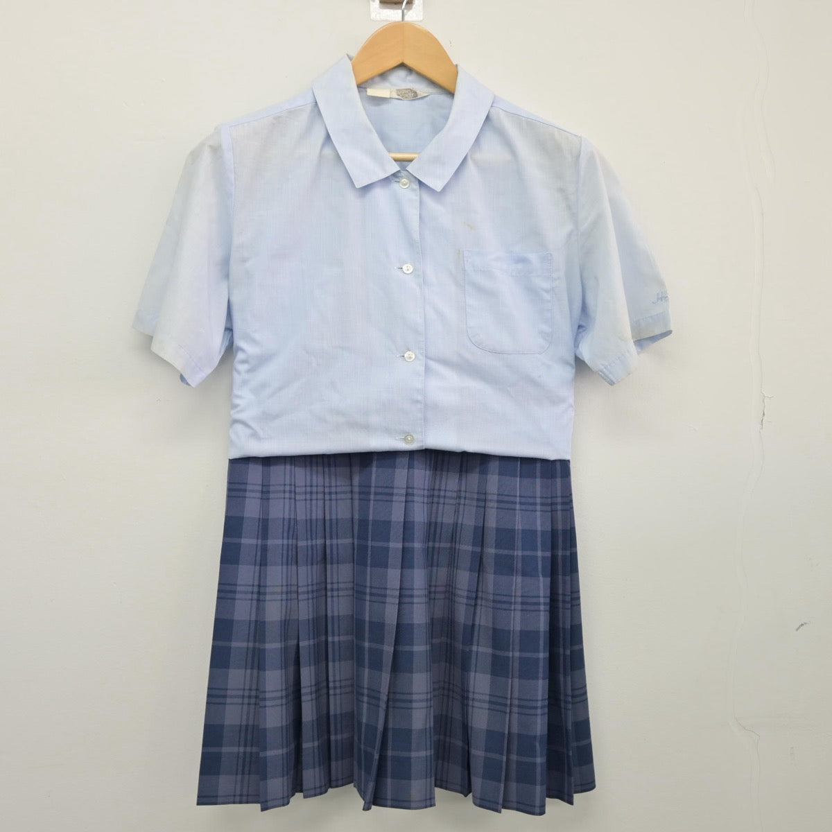 【中古】神奈川県 秦野曽屋高等学校 女子制服 2点（シャツ・スカート）sf025561