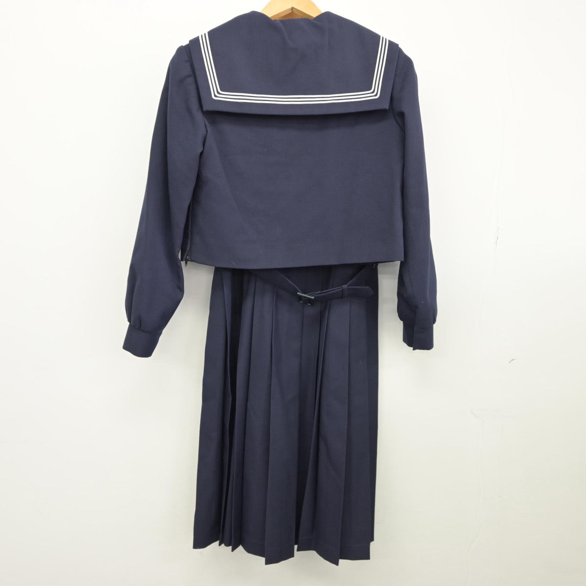 【中古】福岡県 次郎丸中学校 女子制服 3点（セーラー服・ジャンパースカート）sf025596