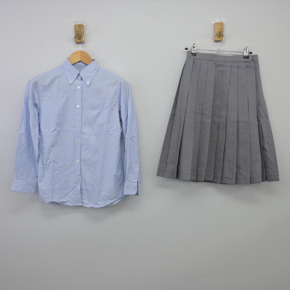 【中古】神奈川県 聖セシリア女子高等学校 女子制服 4点（ベスト・シャツ・スカート）sf025633