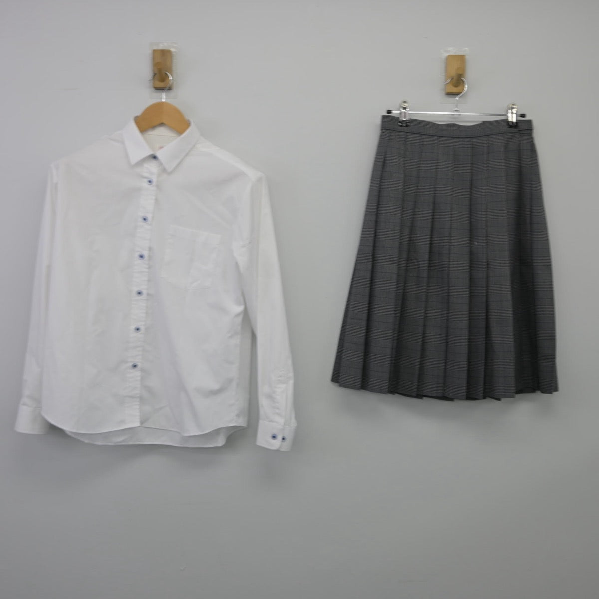 【中古】大阪府 近畿大学附属高等学校 女子制服 5点（ブレザー・シャツ・スカート）sf025645