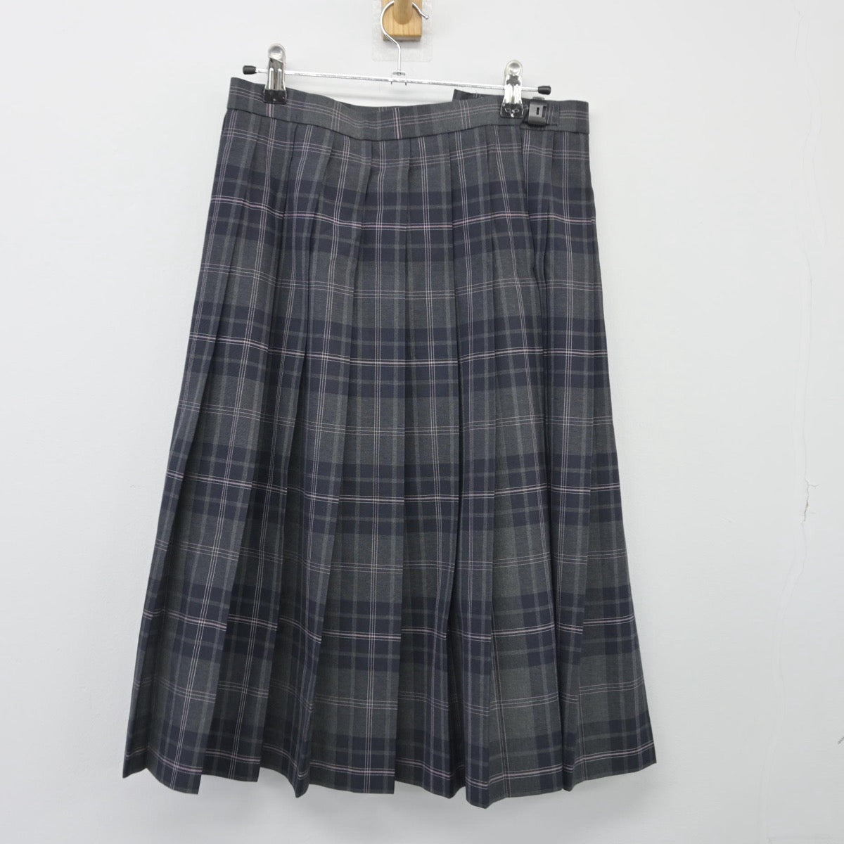 【中古】大阪府 箕面自由学園高等学校 女子制服 3点（ニットベスト・シャツ・スカート）sf025652