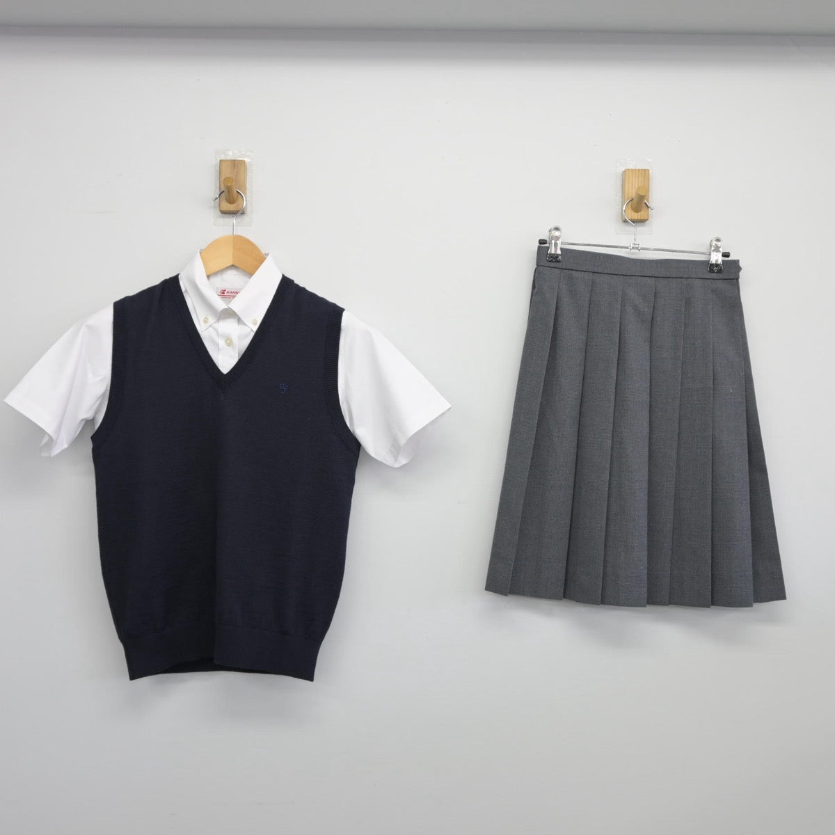 中古制服】兵庫県 須磨学園高等学校 女子制服 3点（ニットベスト・シャツ・スカート）sf025672【リサイクル学生服】 | 中古制服通販パレイド