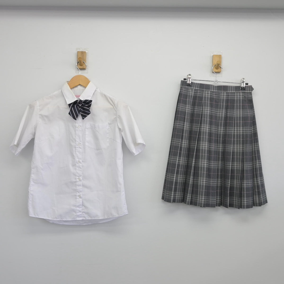 【中古】東京都 三鷹中等教育学校/前期制服 女子制服 3点（シャツ・スカート）sf025685