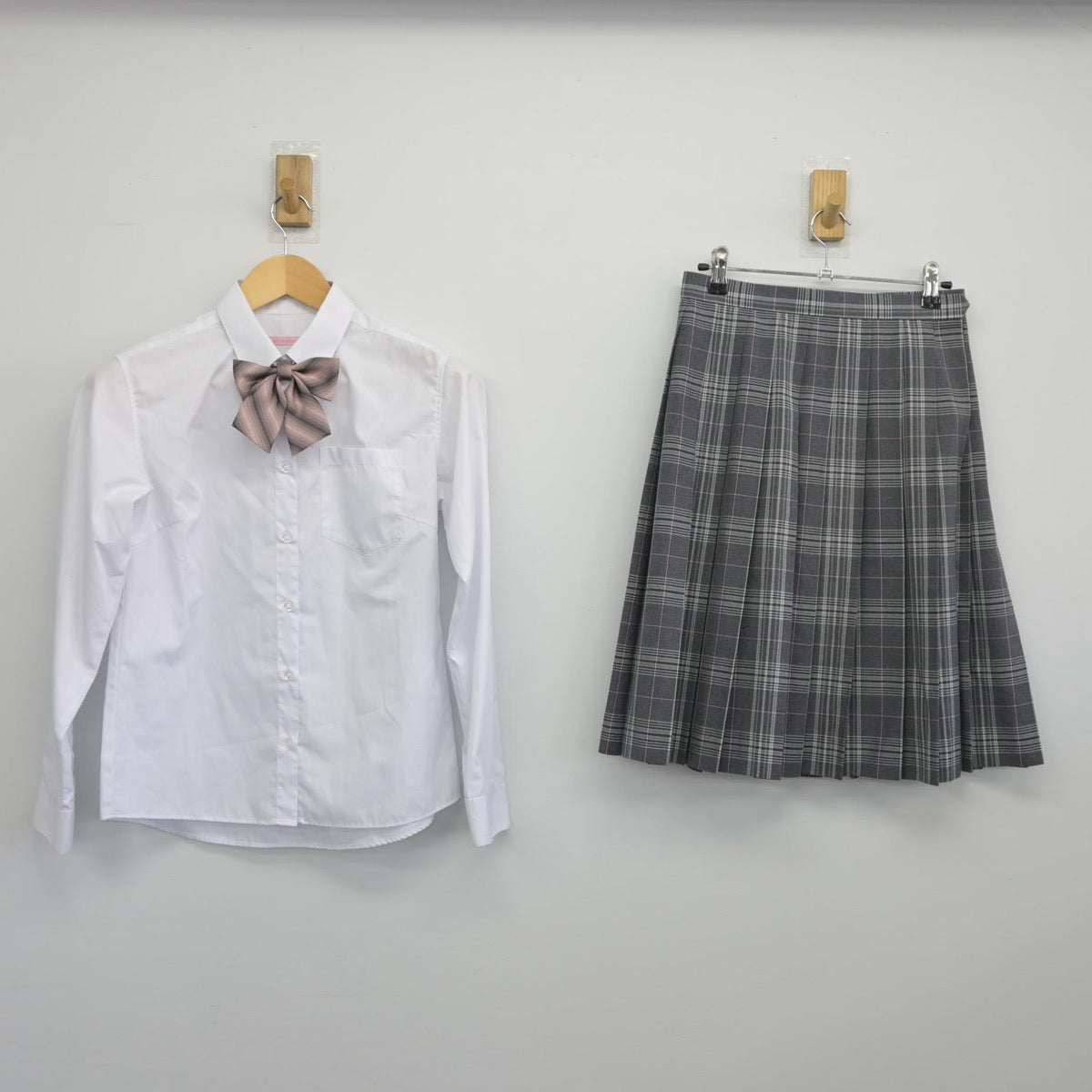 【中古】東京都 三鷹中等教育学校/前期制服 女子制服 3点（シャツ・スカート）sf025687