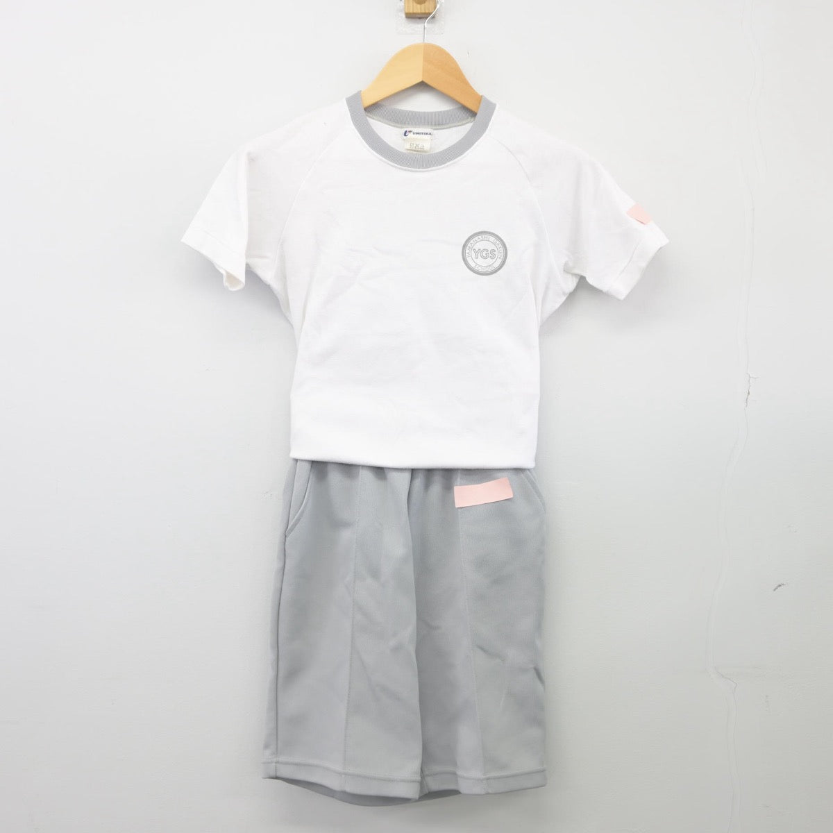 【中古】山梨県 山梨学院高等学校 女子制服 2点（体操服 上・体操服 下）sf025701