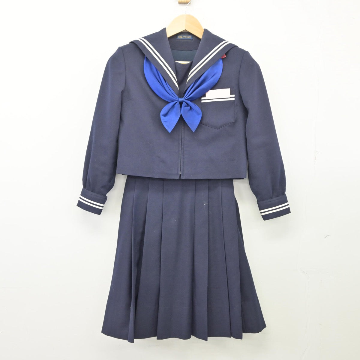 【中古】山梨県 春日居中学校 女子制服 3点（セーラー服・スカート）sf025703