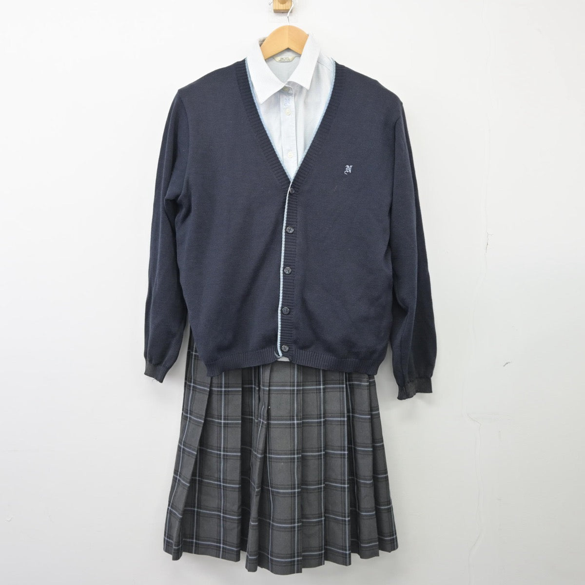 【中古】大阪府 西寝屋川高等学校 女子制服 3点（シャツ・ニット・スカート）sf025733