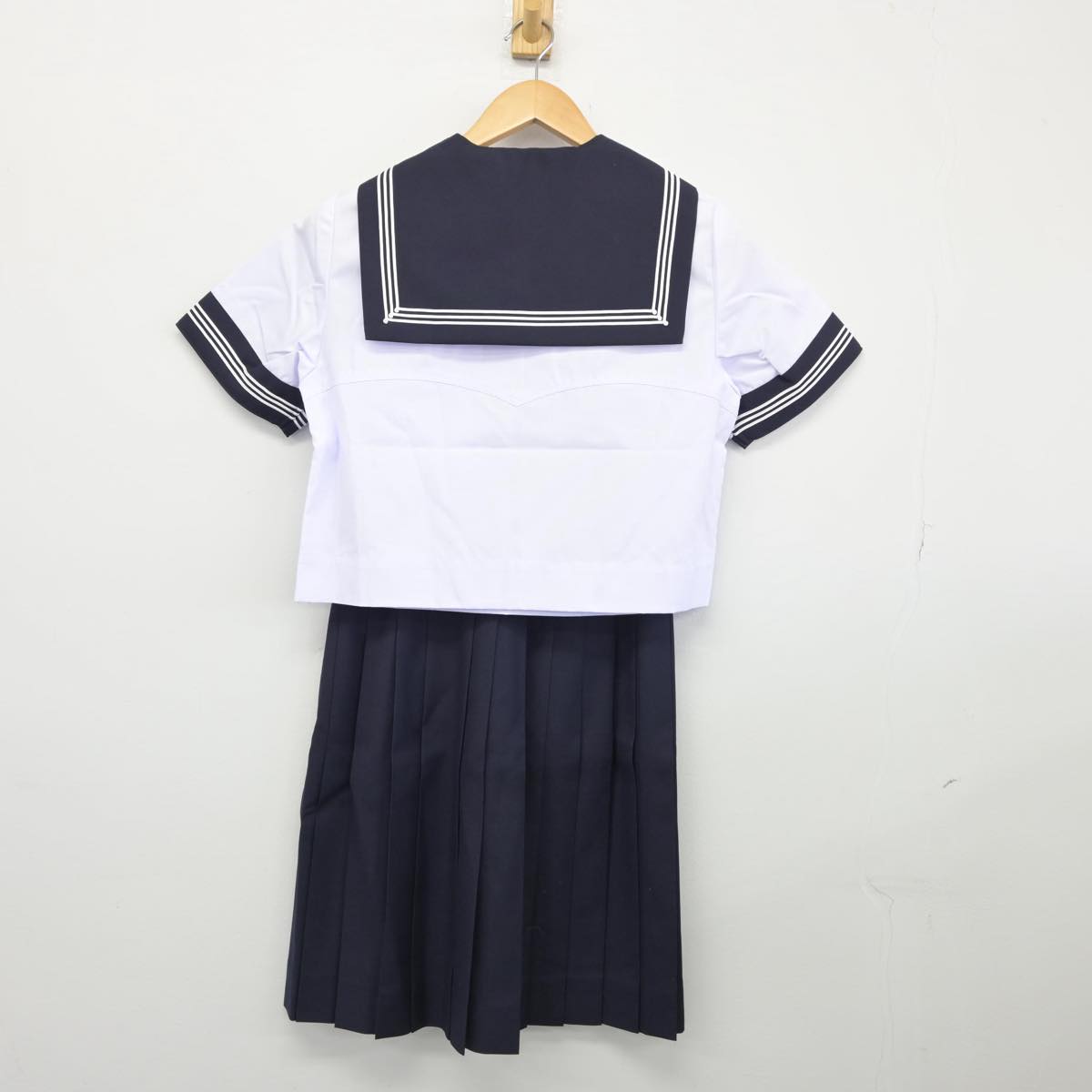 【中古】東京都 豊島岡女子学園高等学校 女子制服 2点（セーラー服・スカート）sf025767