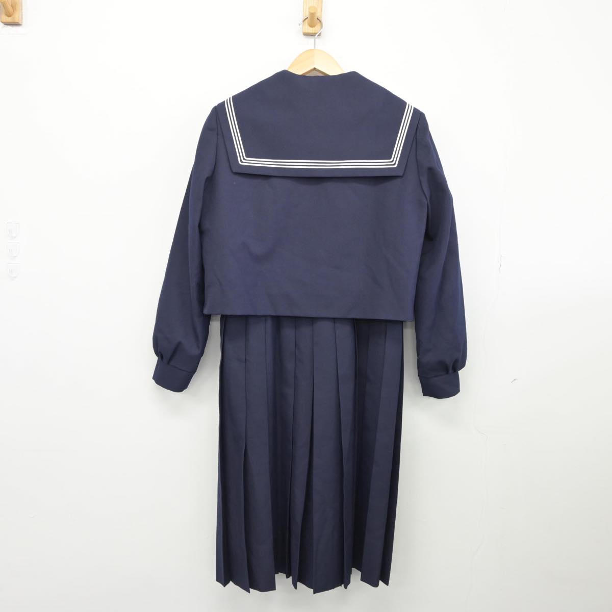 【中古】福岡県 古賀意成館高等学校 女子制服 3点（セーラー服・ジャンパースカート）sf025769