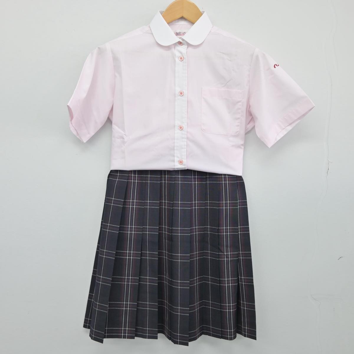 【中古】福岡県 西日本短期大学附属高等学校 女子制服 2点（シャツ・スカート）sf025779