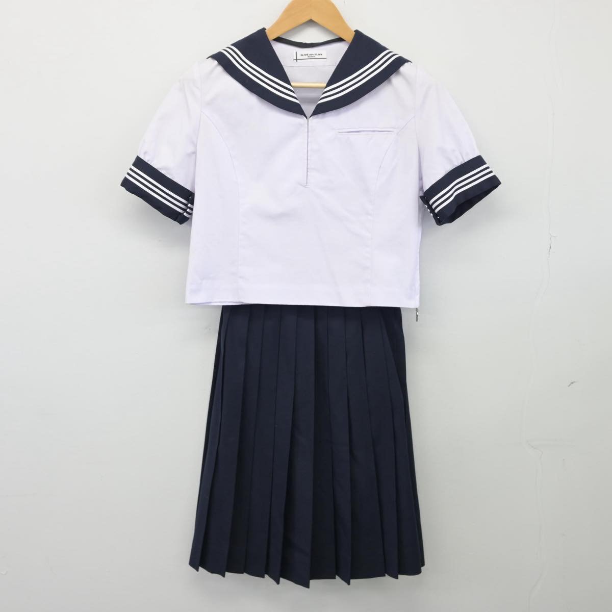 【中古】栃木県 栃木商業高等学校 女子制服 2点（セーラー服・スカート）sf025819