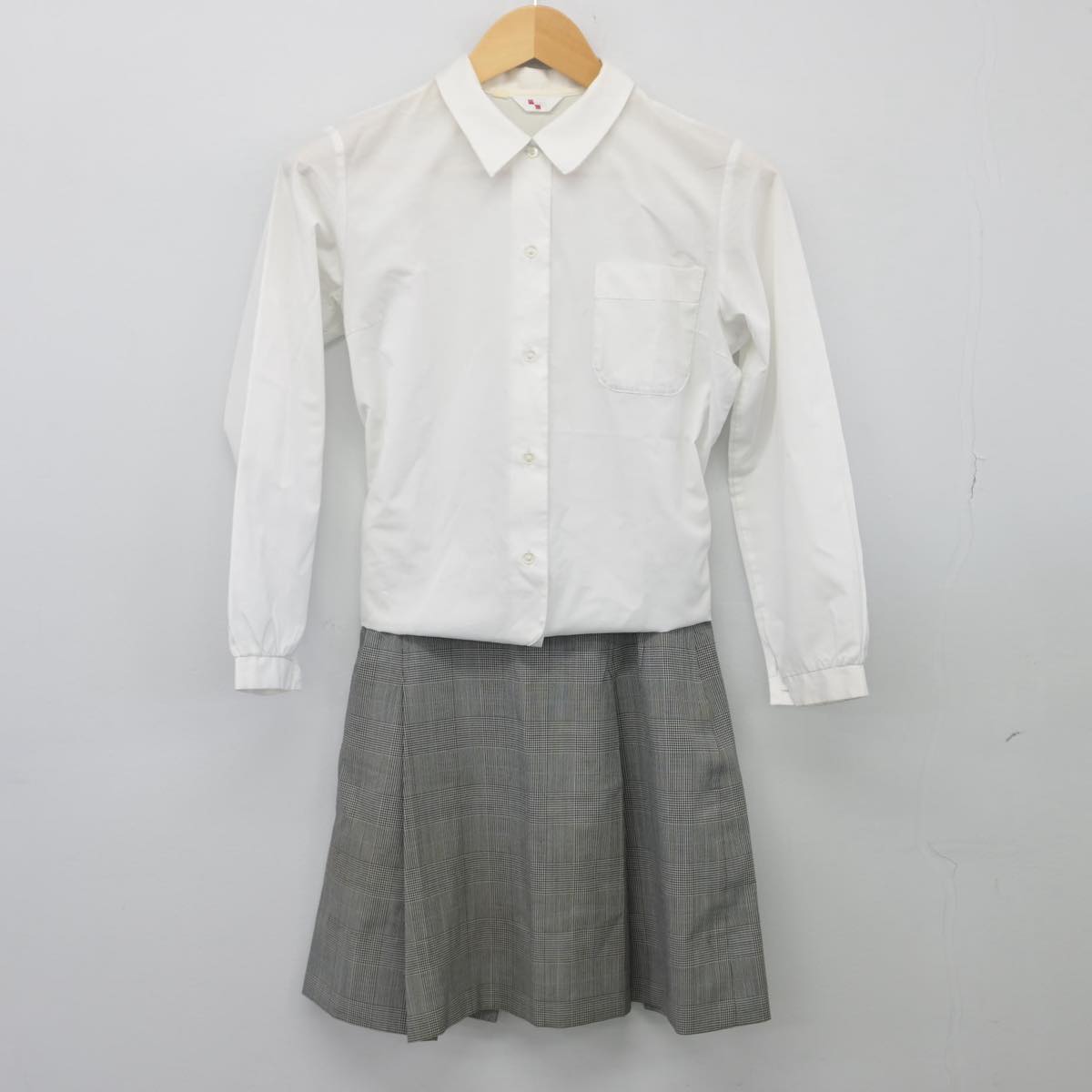 【中古】神奈川県 山手学院高等学校 女子制服 2点（シャツ・スカート）sf025837