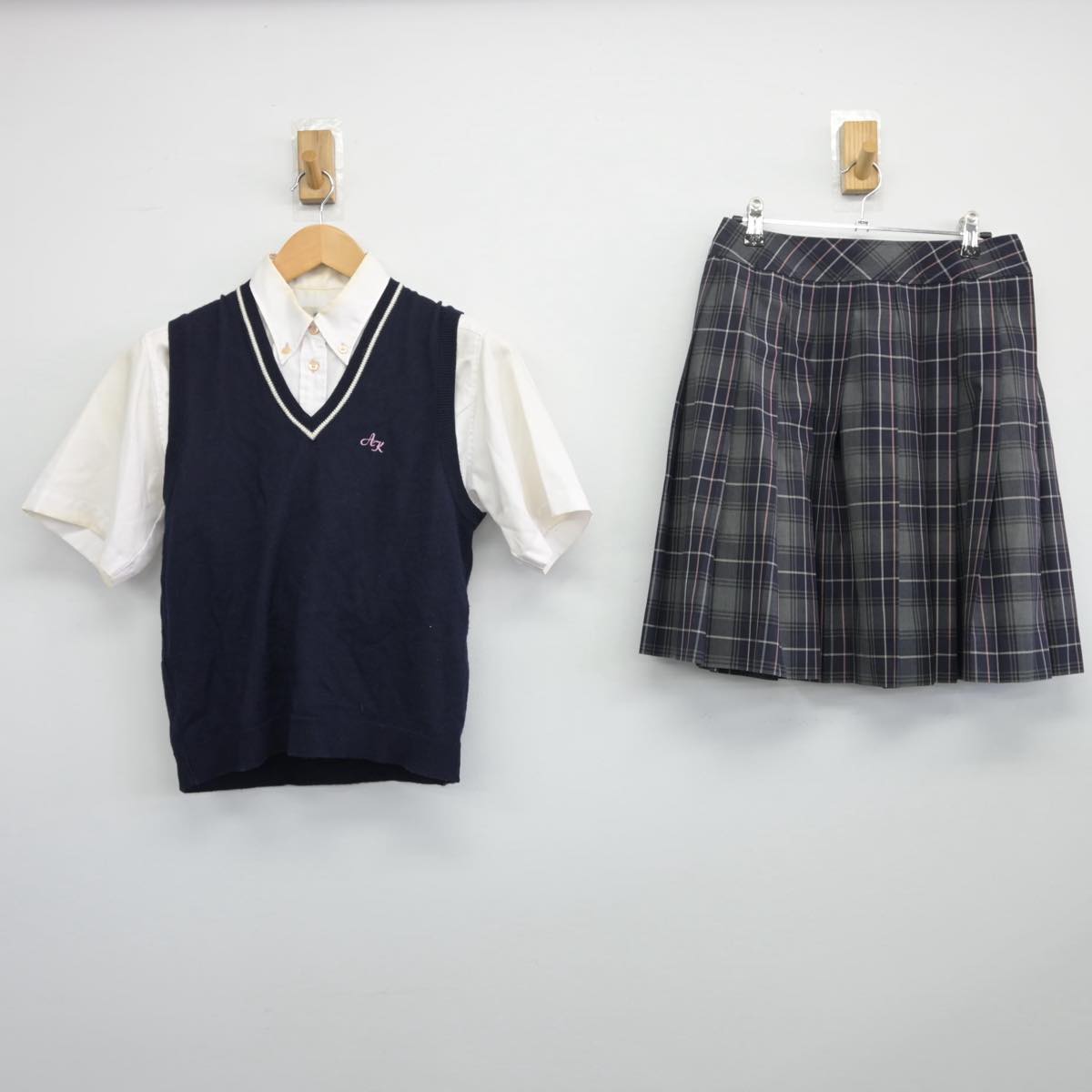 【中古】福岡県 朝倉光陽高等学校 女子制服 3点（ニットベスト・シャツ・スカート）sf025866