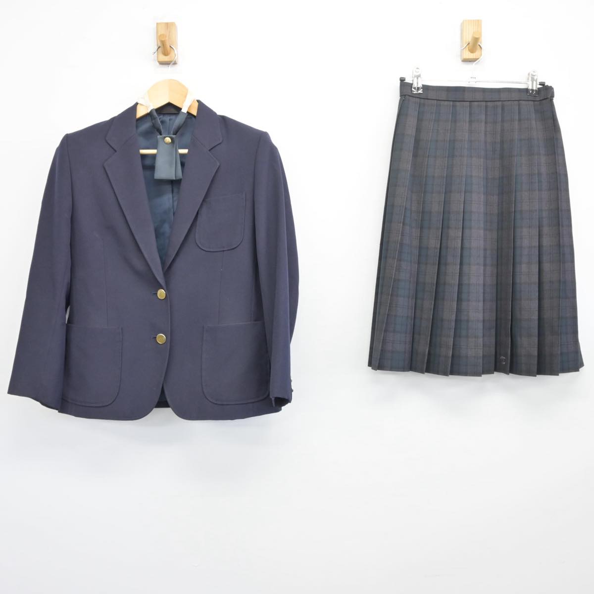 【中古】新潟県 寺泊中学校 女子制服 3点（ブレザー・スカート）sf025879