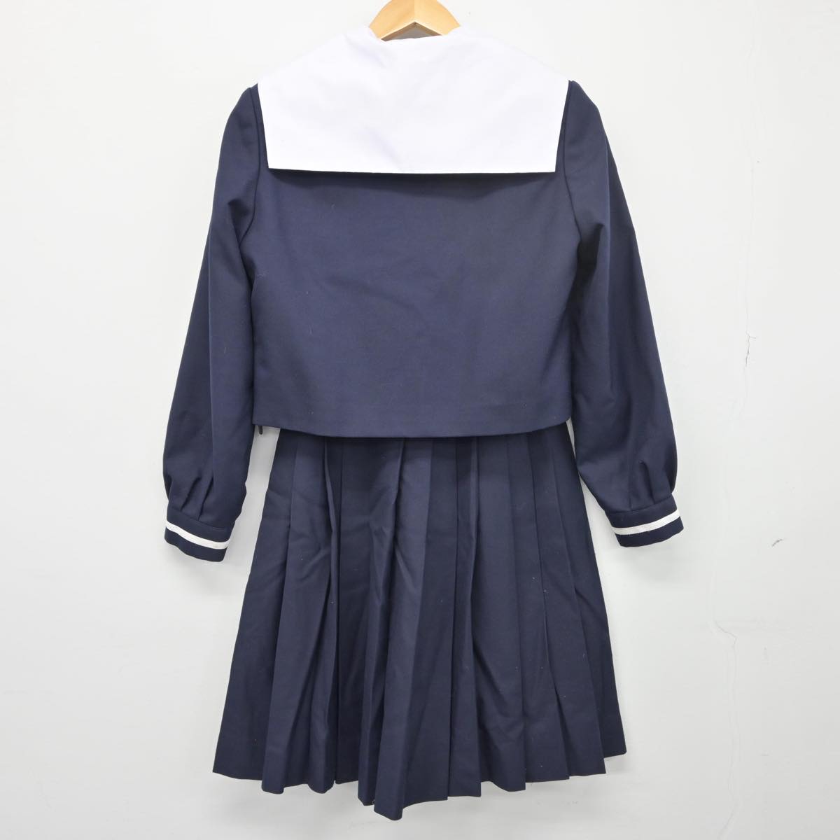 【中古】大分県 大分舞鶴高等学校 女子制服 4点（セーラー服・スカート）sf025896